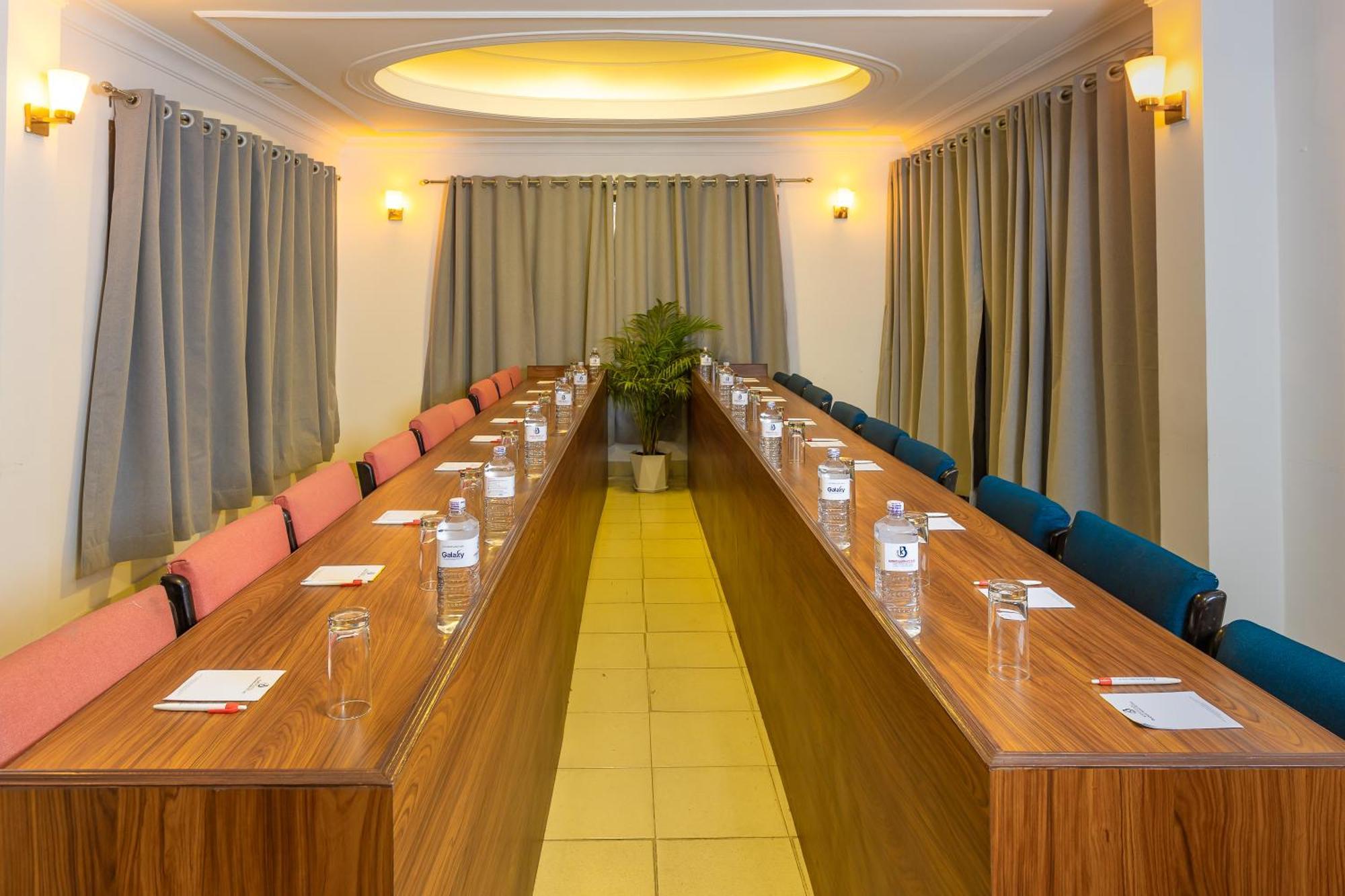 Kathmandu Business Hotel Extérieur photo