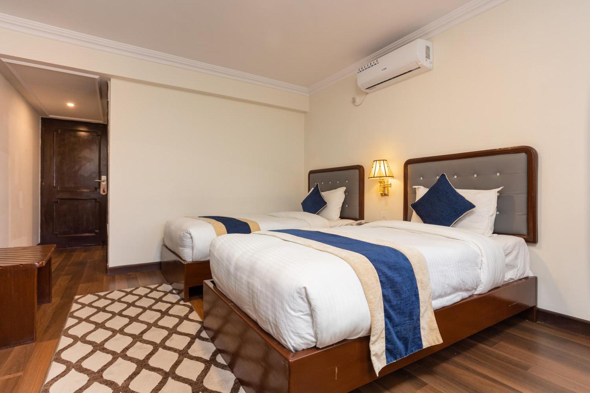 Kathmandu Business Hotel Extérieur photo